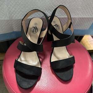 Trary Black Elastic Strap Open Toe Block Heel Sandals, Women's Size 9